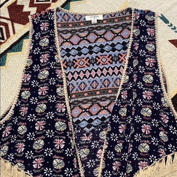 Vest/duster/Shaw - Picture 2 of 3